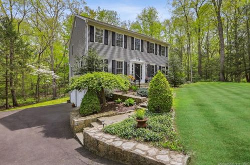 36 Jeremiah Rd, Sandy Hook, CT 06482-1465