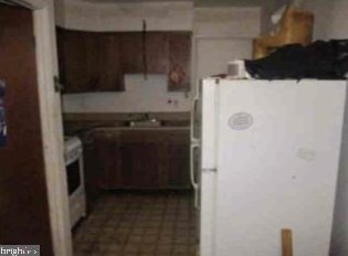 2811 Hancock St, Philadelphia, PA 19133-3524