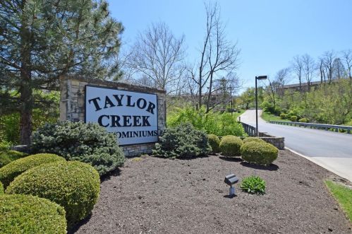 7216 Creekview Dr, Cincinnati OH  45247-2804 exterior