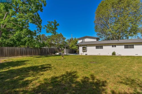 4375 Dorset Ct, Concord CA  94521-4220 exterior