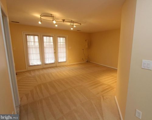 6390 Dakine Cir, Springfield VA  22150-1196 exterior