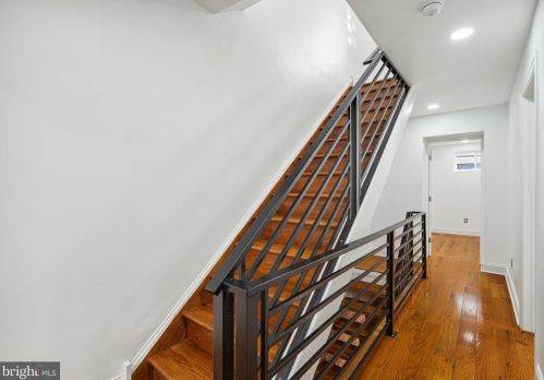 312 Manton St, Philadelphia PA  19147-5213 exterior