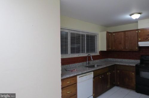15253 Lodge Ter, Woodbridge VA  22191-3805 exterior