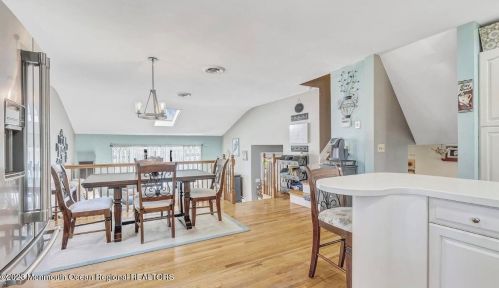 32 Eisele Ave, Tinton Falls NJ  07712-4174 exterior