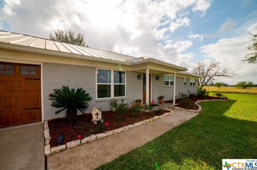 501 Adcock Ranch Rd, Victoria, TX 77904-4708
