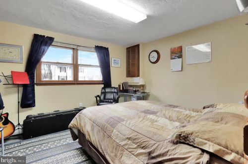 60 Baugher Dr, Hanover PA 17331-4004 exterior