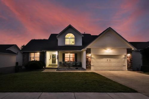 13237 Wintergreen Estates Dr, Fenton, MO 63026-4066