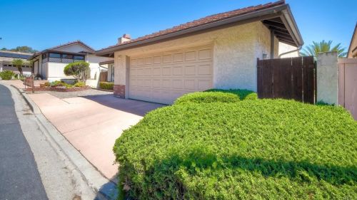 1992 Palmer Dr, Oceanside, CA 92056-3102