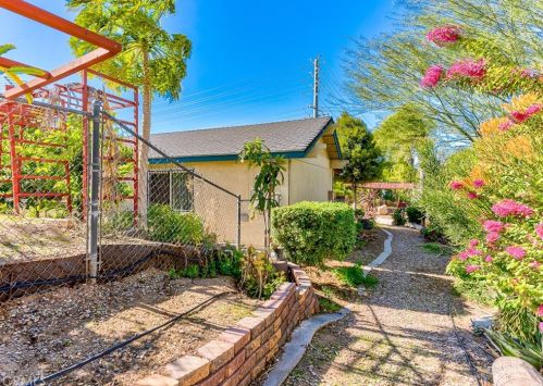 4890 Crest Ave, Riverside CA  92503-2942 exterior