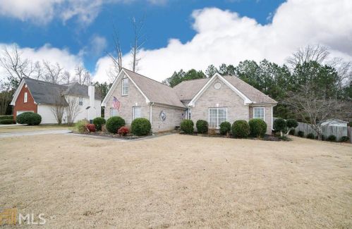 2031 Vintage Oaks Dr, Loganville, GA 30052-7525