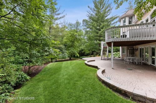 9301 Falling Waters Dr, Willowbrook IL  60527-0718 exterior