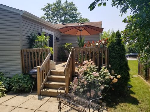 1215 Evergreen Dr, Carol Stream IL  60188-3307 exterior