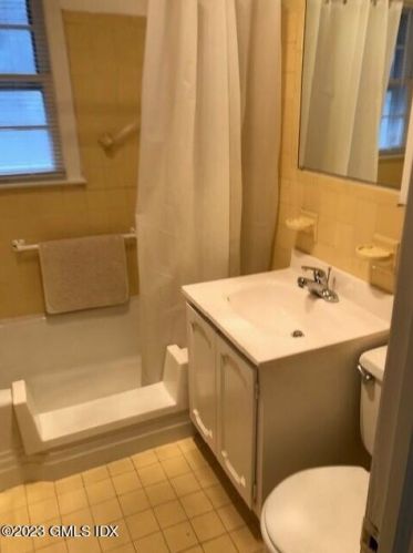 12 Wescott St, Riverside CT  06878-1408 exterior