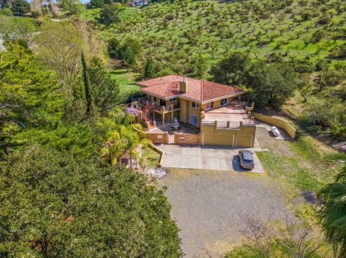 15110 Shannon Rd, Los Gatos, CA 95032-5718