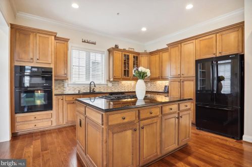 13509 Moonlight Trail Dr, Silver Spring MD 20906-6700 exterior