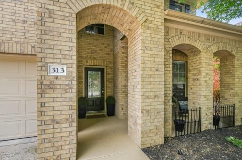 313 El Socorro Ln, Austin, TX 78732-2448