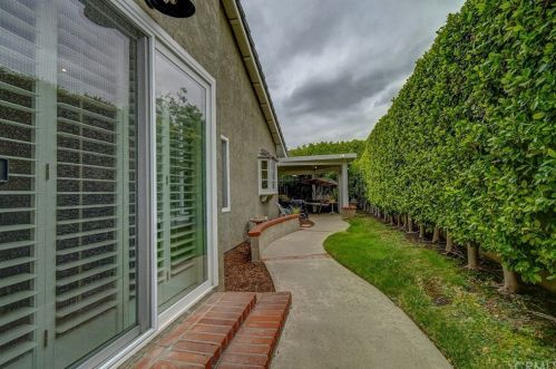 7 Deer Spg, Irvine CA  92604-3011 exterior