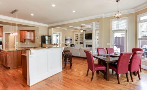 2556 Brookline Cir, Atlanta GA  30319-3693 exterior