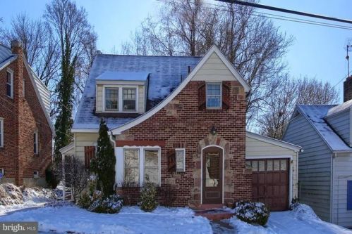 578 Pine St, Harrisburg, PA 17113-1913