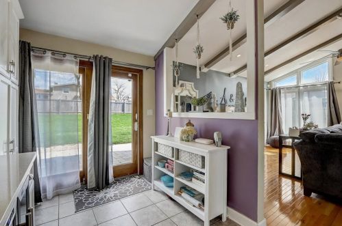 413 Indianwood Dr, Carol Stream IL  60188-1561 exterior