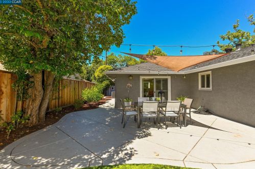 391 Maureen Ln, Concord CA  94523-2136 exterior