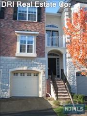 107 Osprey Ct, Secaucus NJ  07094-2936 exterior