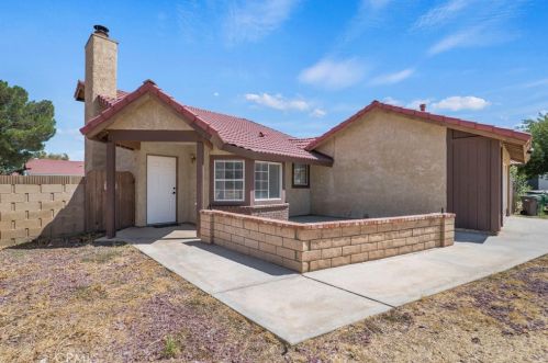 43832 Nicole St, Lancaster, CA 93535-5776