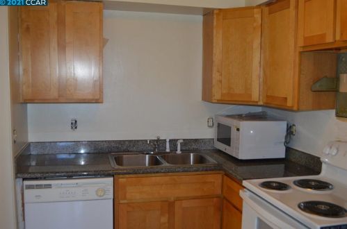 1051 Mohr Ln, Concord, CA 94518-3840