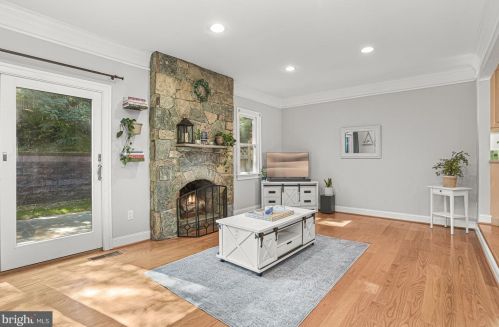 10871 Lockwood Dr, Silver Spring MD 20901-4514 exterior