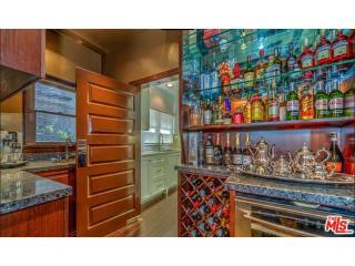 1206 Havenhurst Dr, Los Angeles CA  90046-4911 exterior