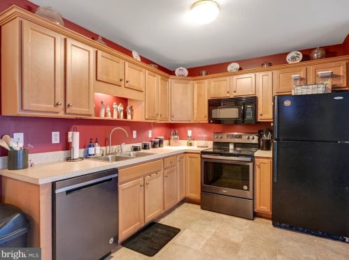 162 Eagle Dr, Ephrata PA 17522-8772 exterior