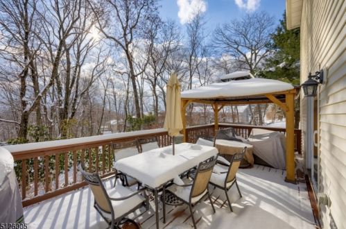 4 Tulip Ln, Dover NJ  07869-4773 exterior
