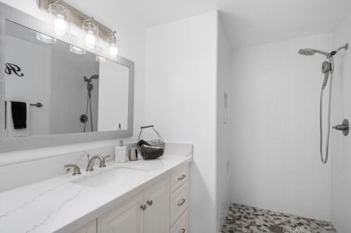 7820 Woodsboro Ave, Anaheim CA  92807-2434 exterior