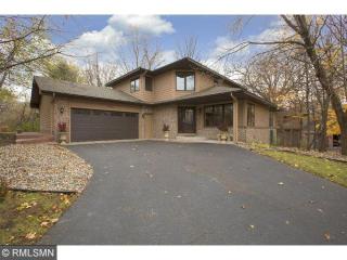 1805 Ives Ln, Minneapolis MN  55441-4130 exterior