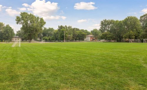 2244 Hillview Rd, Saint Paul MN  55112-1268 exterior