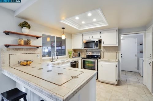 5210 Jomar Dr, Concord CA  94521-2343 exterior