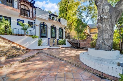 1664 Las Flores Dr, Glendale CA  91207-1200 exterior