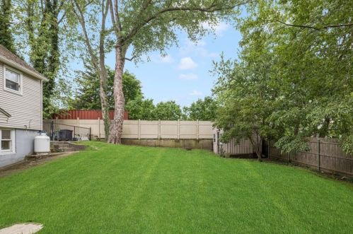8 Bassett St, Coventry, RI 02816-7309
