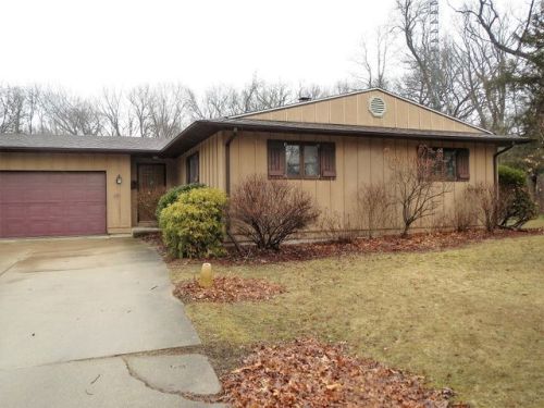 4096 Timber Ln, Nelson, IL 61021-9482