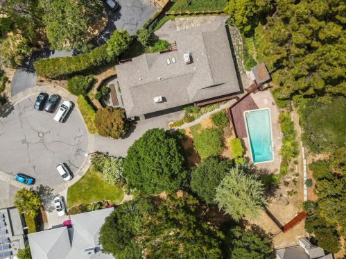 16 Flamingo Ln, San Rafael, CA 94901-1502