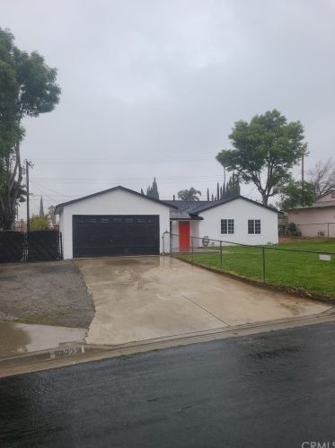 3321 Cannes Ave, Riverside, CA 92501-1242