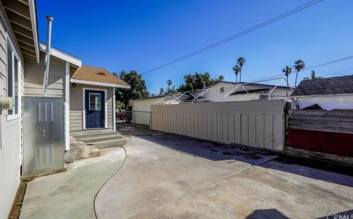 1906 Van Ness Ave, Santa Ana CA 92707-2638 exterior