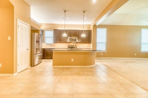 302 Round Lake Dr, Richmond TX 77469-1778 exterior