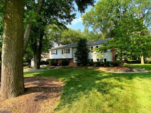 9 Dodie Dr, Parsippany, NJ 07054-1709