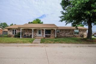 824 Lancaster Dr, Yukon, OK 73099-4932