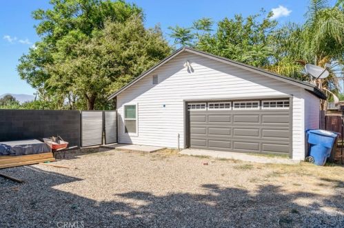 3737 Shamrock Ave, Riverside CA  92501-1846 exterior