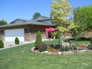 10 Chautard Ct, Pueblo, CO 81005-2611