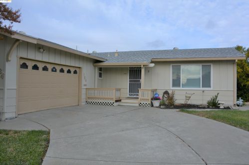 184 Glacier Cir, Vacaville, CA 95687-3414