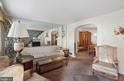 2824 8th St, Philadelphia, PA 19148-5035