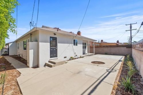 11609 Atkinson Ave, Hawthorne CA  90250-1827 exterior